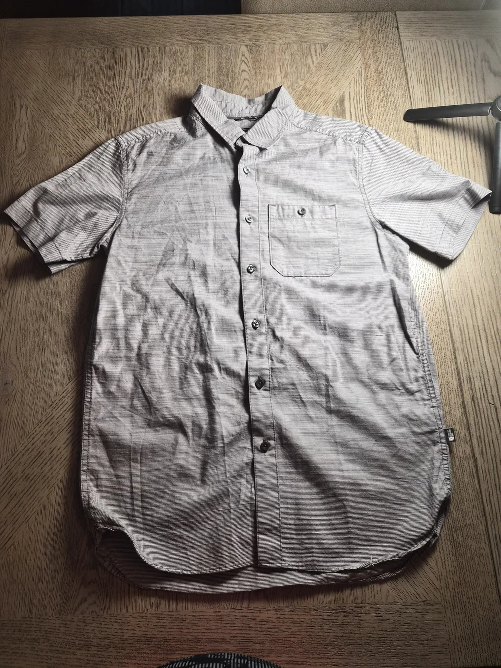 The North Face Men's Short-Sleeve Button-Down Shirt in Light Gray